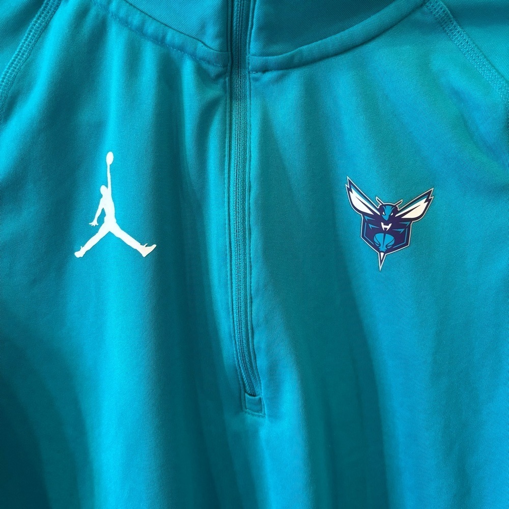 Nike Charlotte Hornets 1/4 Zip Pullover - Picture 3 of 9